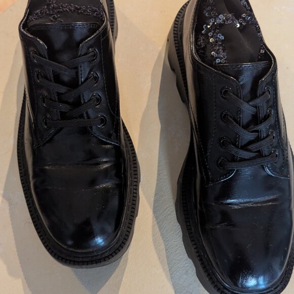 Lace-up Clogs - Picture 3 of 5